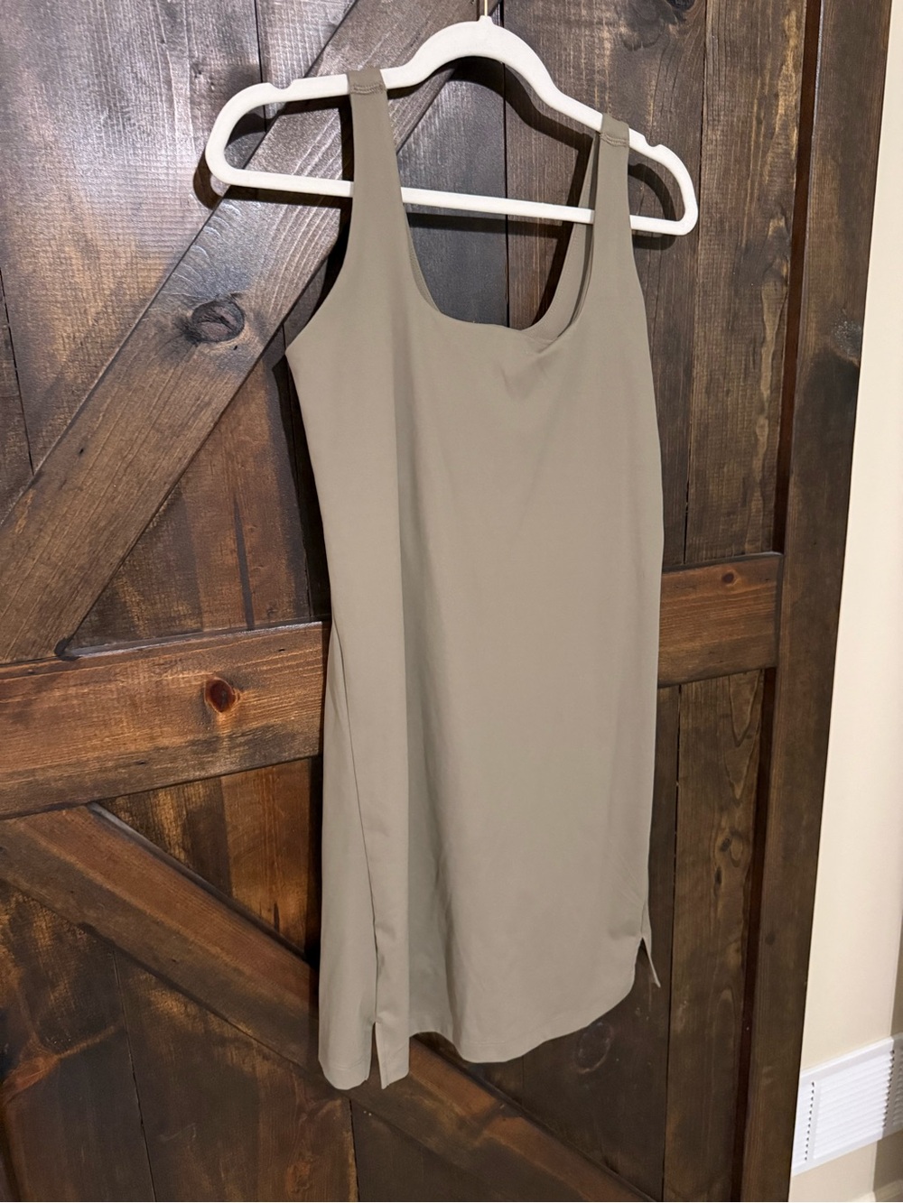 Old Navy Sleeveless athletic Dress